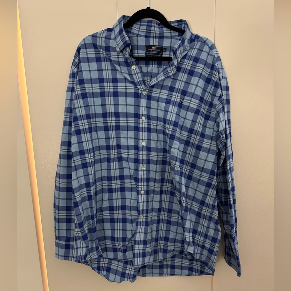 WORN ONCE: Vineyard Vines Blue Checkered Button Down Shirt
